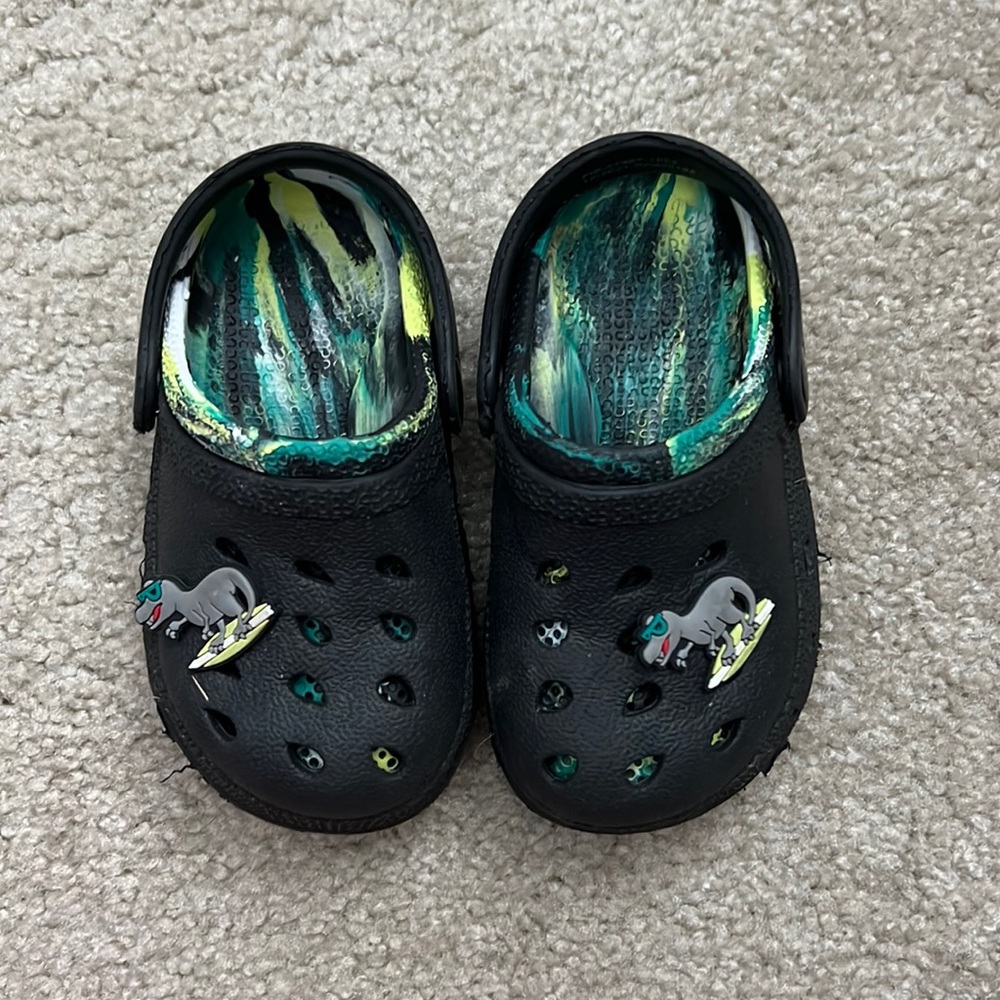 Capelli “Crocs” Size 7
